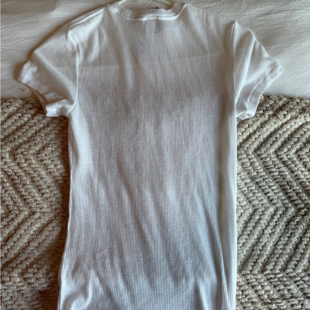SKIMS White Ribbed Short Sleeve Tee - Picture 3 of 4